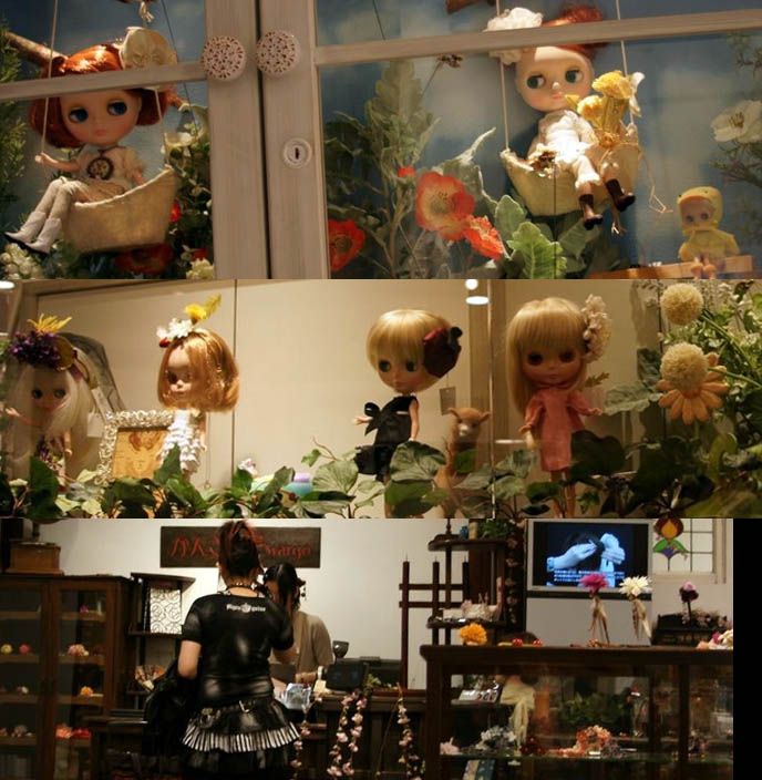 Rare, collectors items, Blythe and kewpie dolls in Japan, ball jointed dolls, bjd, shop for kawaii toys and dollfies at Tokyo shopping center Marui One 0101, department store window display Shinjuku boutiques.