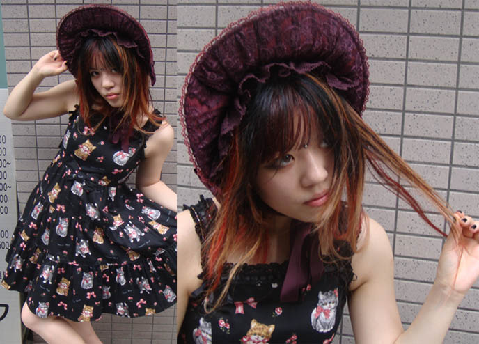 Alice and the Pirates bonnet, Innocent World dress, classical young Lolita. Moi dix Mois and Kozi Deep Sanctuary tour, July 2009 Visual Kei concert at Ebisu Liquidroom. mana sama of Malice Mizer, Dix Inferno, how to buy J-rock show ticket. Japanese music events in Tokyo.