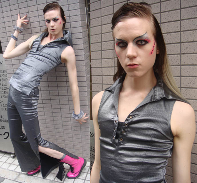 Transgendered outfit, silver bodysuit, scar makeup, Japanese tranny, pink ankle boots. Moi dix Mois and Kozi Deep Sanctuary tour, July 2009 Visual Kei concert at Ebisu Liquidroom. mana sama of Malice Mizer, Dix Inferno, how to buy J-rock show ticket. Alice and the Pirates bonnet, Innocent World dress.