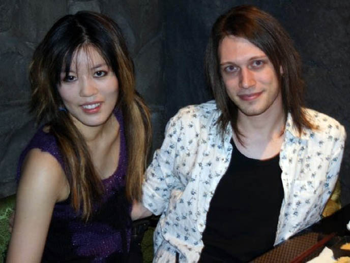 Elec or Jimi of Chemical Pictures, Visual Kei band J-rock blogger, Tommy Heavenly6 & February6 actor, model and acting jobs for gaijin in Japan, Crazy weird wacky Tokyo theme restaurants, La Carmina, James Blumer at Ninja Restaurant in Asakasa, Tokyo, pretty VK boys, hairstyles, cute J-rock band members