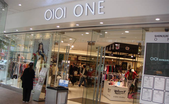 Marui One Shinjuku, 0101 Marui Young department store, shopping center for Gothic Lolita punk princess kei fashion, Jesus Diamante, Angelic Pretty, galaxxxy returns, funky street cute things, alternative leather boots stomper shoes, Japanese street style fruits clothes where to buy, women's best clothing stores, cheap fashion in Tokyo Japan, list of cool stores in Tokyo, Japanese contemporary modern edgy fashion and street style