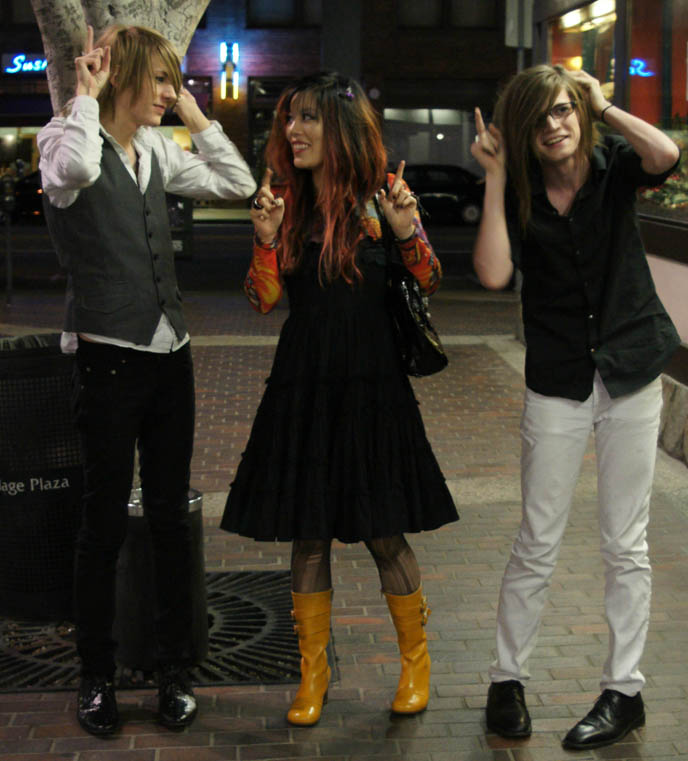 cute visual kei emo hipster boys, goth blogger outfit posts, los angeles famous fashion bloggers, Little Tokyo in Los Angeles best sushi restaurants, cheap good sushi in LA, malice mizer goth aristocrat male boystyle, kodona, ouji, cute Japanese j-rock boys, street style for men, male streetwear, Visual Kei hair, makeup, male Gothic Aristocrat EGL clothing, Jrock hair cuts, how to do visual kei hairstyles, tutorials, La Carmina, black Lolita dress and rainbow Vivienne Westwood ganesha elephant god top