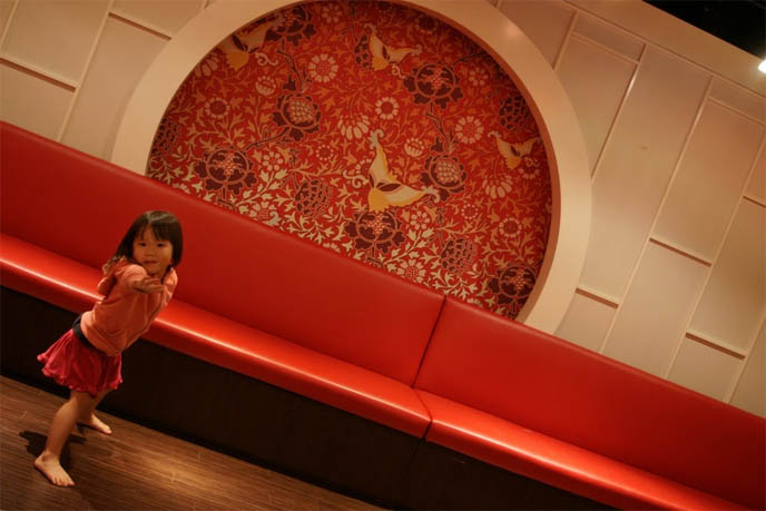funny cute chinese kid, little girl, TOKYO'S ODAIBA: LITTLE HONG KONG. DAIBA MANMADE ISLANDS, SHOPPING & CHINESE FOOD, WEIRD THEME PARKS JAPAN. weirdest strangest theme restaurants, crazy wacky theme restaurants, hong kong replica movie set