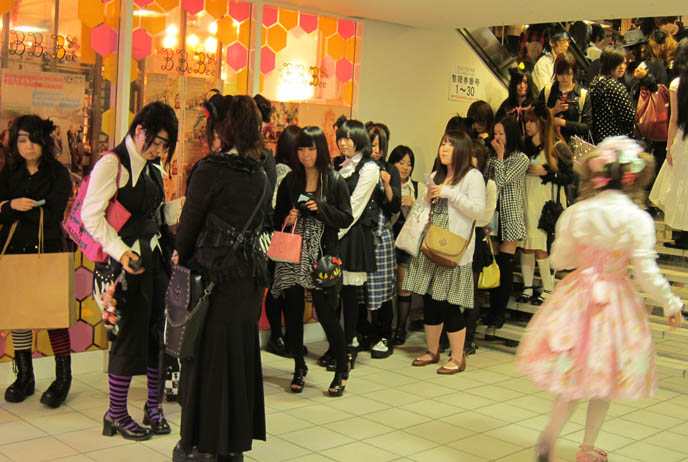 LAFORET HARAJUKU: GOTHIC LOLITA PUNK ALTERNATIVE BOUTIQUES, TOKYO