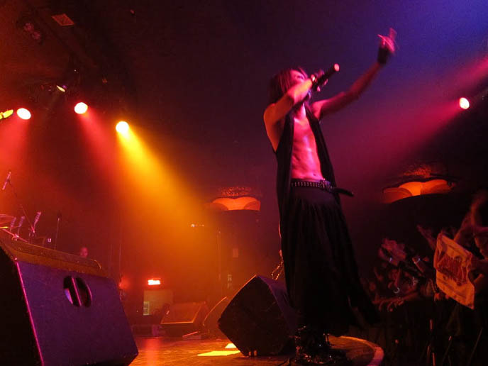 D'ESPAIRSRAY CONCERT REVIEW & LIVE PHOTOS! TICKETS FOR JROCK VISUAL KEI CONCERTS IN USA, AMERICA. ヴィジュアル系 visual bands japan fashion, jrock downloads, visual kei mp3s, free japanese rock songs mp3, downloads, despairs ray, despairsray performance, human-clad monsters world tour, Japanese or Visual Kei Style Goth Girl