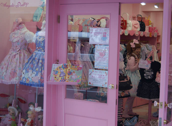 ANGELIC PRETTY OSAKA. SWEET CLASSICAL & GOTHIC LOLITA SHOPS, LOLI JAPAN CLOTHING. pink poof skirts, lolita young girls, models clothes, fashion japanese streets, fruits clothing, boudoir burlesque victorian corsets, gowns, victorian rococo dresses, wedding gowns, accessories shinsaibashi, kansai, osaka shopping district guide, where to buy women's clothes