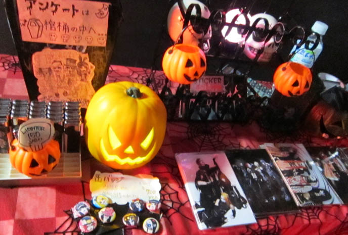 VIDEO: CANDY SPOOKY THEATER LIVE HALLOWEEN CONCERT, TRICK OR TREAT, TOKYO JAPAN. VISUAL KEI HORROR BAND. candy spooky theatre satan visual kei horror halloween concert jrock trick or treat live shows pv tokyo japan japanese boys cute bishonen tim burton this is halloween nightmare before christmas sebastiano serafini セバスティアーノ セラフィニー meguro rockmaykan movies visualkei j-rock rockers merry go round devilish kidnapper nightmare peggy giggles weird scary experimental music