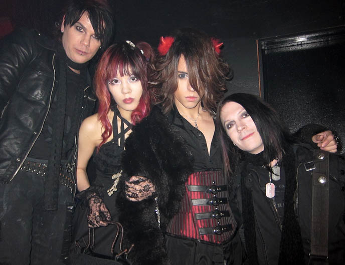 LA GOTH PARTIES: BAR SINISTER HOLLYWOOD, NEW YEAR'S DAY EVENT. ALTERNATIVE INDIE ROCK CONCERTS, BEST JAPANESE PARTY HOSTS EVER. sebastiano serafini, セバスティアーノ セラフィニー luca student nihonjin no shiranai nihongo日本人の知らない日本語 gothic industrial nightlife los angeles, california industrial music bands, concerts