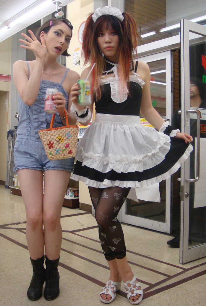 Cute young lolita, Japanese girl dressed as maid, otaku anime character maid, cosplay costume, meido cafe outfit, conbini Zero alcohol cans, Akihabara 7-eleven convenience store. La Carmina, French maid Halloween short sexy dress. Gackt Camui hot rock star, concert video report, Visual Kei J-rock live in Saitama Arena. ロリータ・ファッション