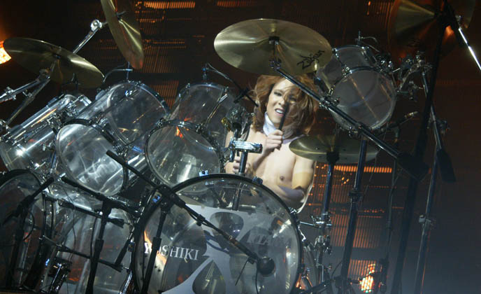 yoshiki hot drumming, topless shirtless, X JAPAN LIVE PERFORMANCE PHOTOS,  CONCERT REVIEW photos of yoshiki, NORTH AMERICAN TOUR 2010, VANCOUVER. drummer pianist japanese rock stars YOSHIKI, TOSHI, SUGIZO. heath, pata, x japan concerts stage outfits, jrock concert, エックス ジャパン, visual kei artists bands music, buy j-rock tours concerts, xjapan tickets