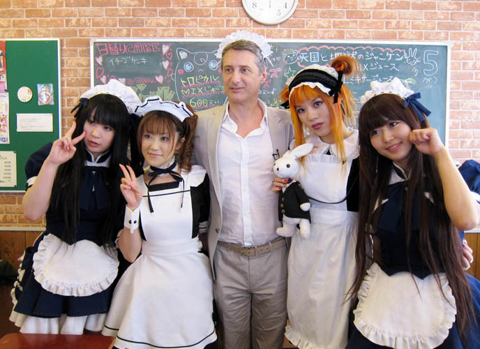 japanese french maids, maid cafe tokyo